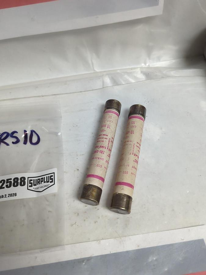 Used GOULD SHAWMUT,TRS10,TRI-ONIC 10 AMP FUSE LOT OF 2 PRE-OWNED