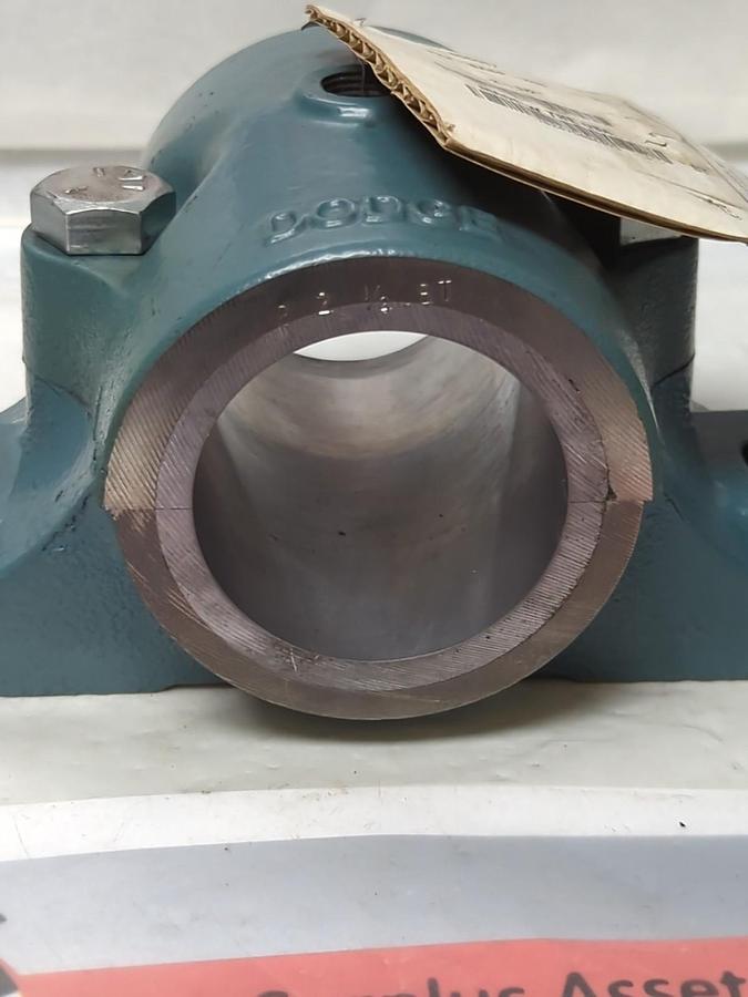 DODGE,P2B-BASP-208,PILLOW BLOCK PLAIN SLEEVE BEARING 2-1/2 INCH BORE MISSING BOX