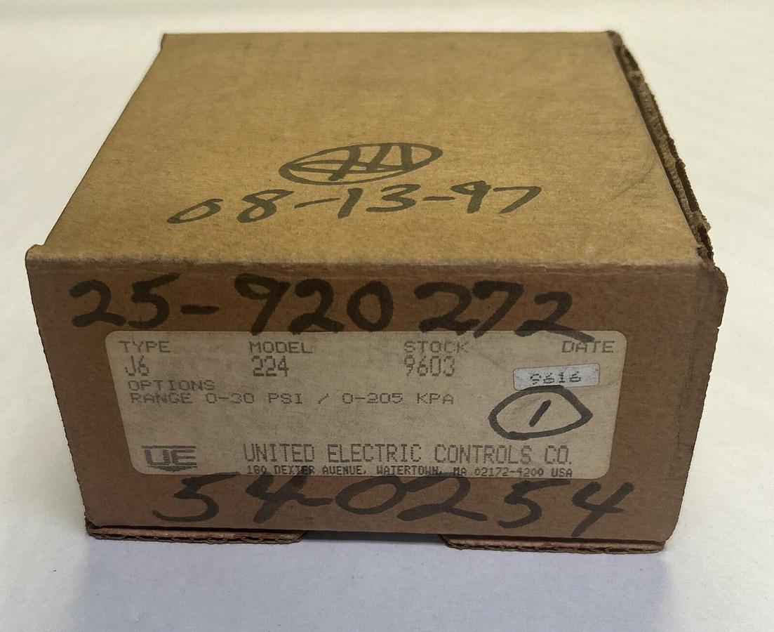 UNITED ELECTRIC CONTROLS,J6224,PRESSURE SWITCH 0-30 PSI NOS