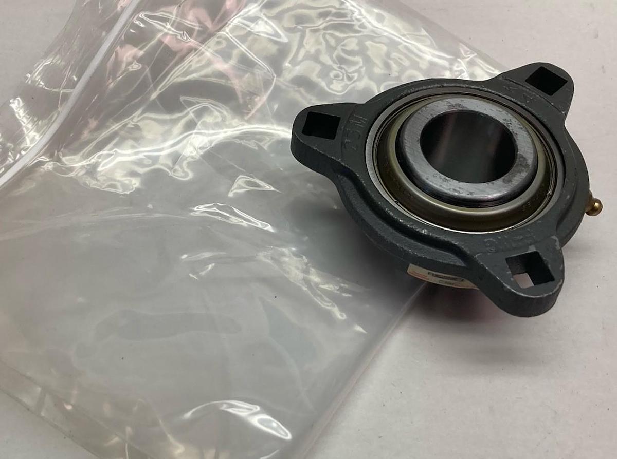 Used Rexnord,FUG220E3,3-Link Mount Bearing 1-1/2 Inch Bore