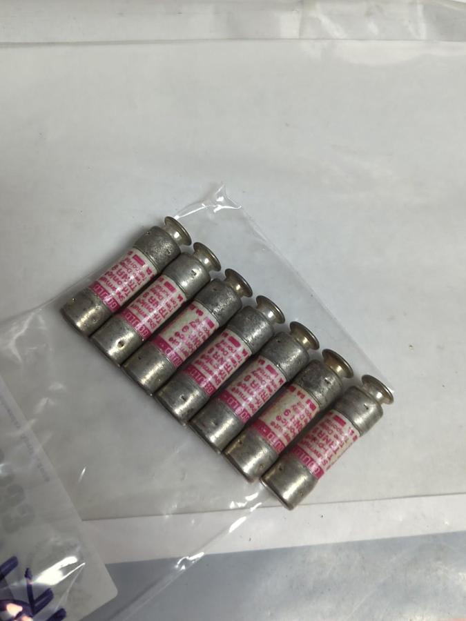 Used GOULD SHAWMUT,TRN-R9,TRI-ONIC 9 AMP FUSE LOT OF 7 PRE-OWNED