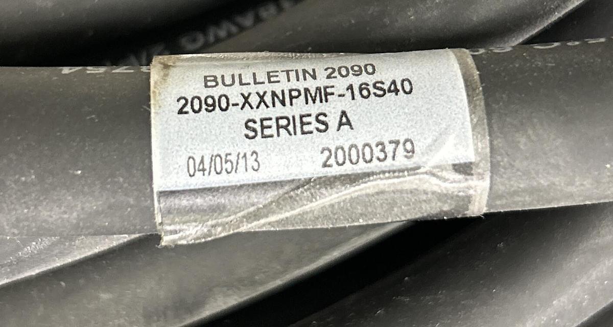 Used ALLEN BRADLEY,2090-XXNPMF-16S40,POWER AND FEEDBACK CABLE