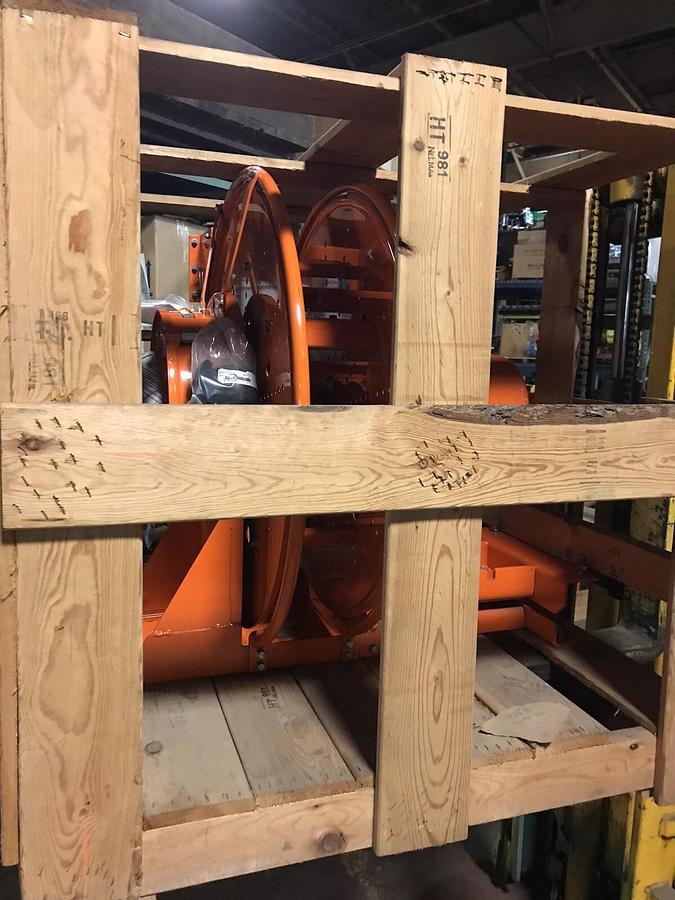 Used Gleason,SP321001-220-22-2,Cable Reel 600V Designed to Retrieve 85Ft 2AWG