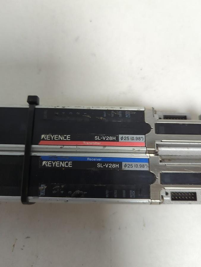 Used KEYENCE,SL-V28H-R SL-V28H-T,LIGHT CURTAIN RECIEVER/TRANSMITTER SET PRE-OWNED