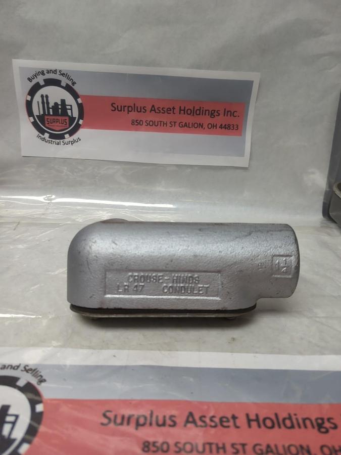 CROUSE-HINDS,LR-47,CONDUIT BODY 1-1/4 INCH WITH COVER NOS