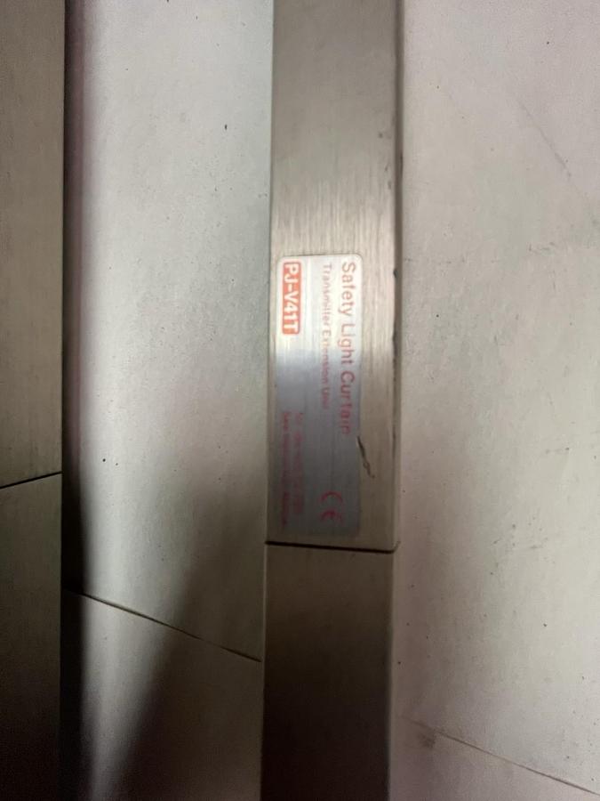 Used Keyence,PJ-V41T AND PJ-V41R,LIGHT CURTAIN 28" Detection Area