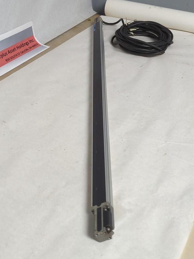 Used KEYENCE,SL-V40H-R,LIGHT CURTAIN RECIEIVER 24VDC 84mA CLASS 2 PRE-OWNED