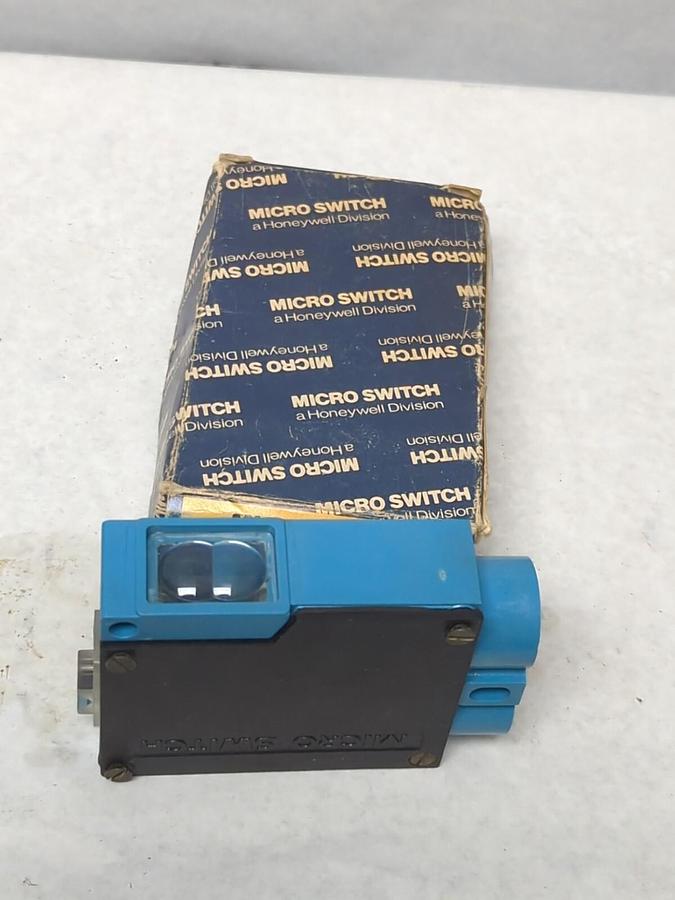 HONEYWELL,MLS 12R,MICRO SWITCH PHOTOELECTRIC SENSOR/RECIEVER TYPE F 20A NOS