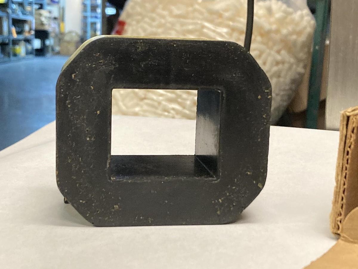 Used Joslyn Clark,TB 105-1,Magnetic Coil Type CT Size 3