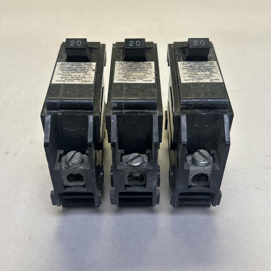 Used CROUSE HINDS,MP-C120,CIRCUIT BREAKER 20A 120/240V 1P LOT OF 3