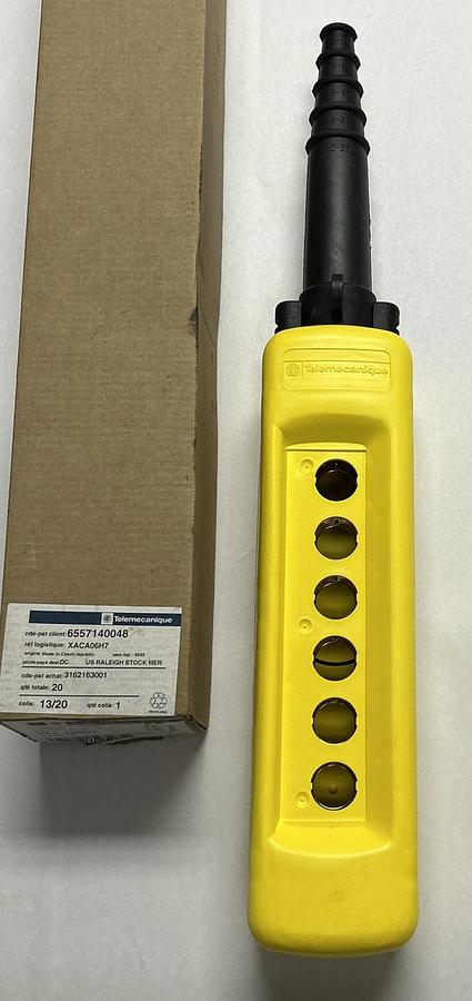 Used TELEMECANIQUE,XACA06H7,PENDANT CONTROL STATION NEW