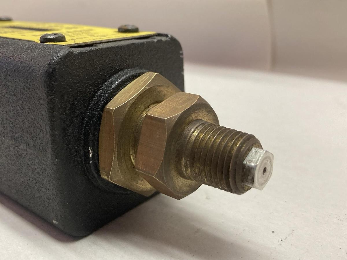 Schrader Bellows,1800-300,Vert Scale Hydraulic Gauge