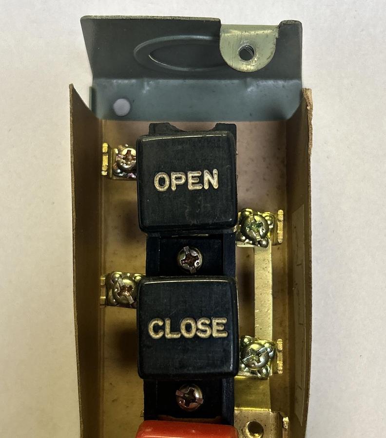 MMTC,PBS-3,PUSH BUTTON CONTROL STATION OPEN / CLOSE / STOP NOS