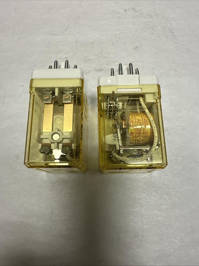 IDEC,RR2P-U,120V 60Hz Relay LOT of 2