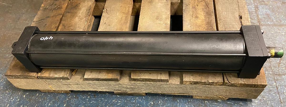 Used Parker,05.00 CBC-2AUS44AC 30.000,Cylinder 5 INCH Bore 30 INCH Stroke New Seals