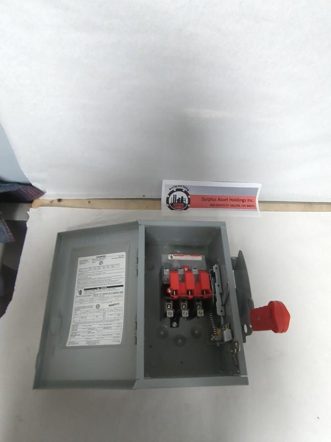 Used SIEMENS,HNF361,HEAVY DUTY SAFETY SWITCH 30 AMP 250V NEMA 1 TYPE VB II