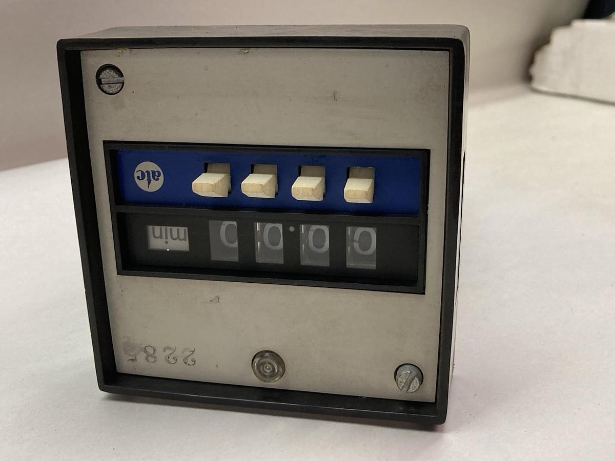 Used ATC,Type 335B351A10PX,Multi-Range Timer 120V 60Hz