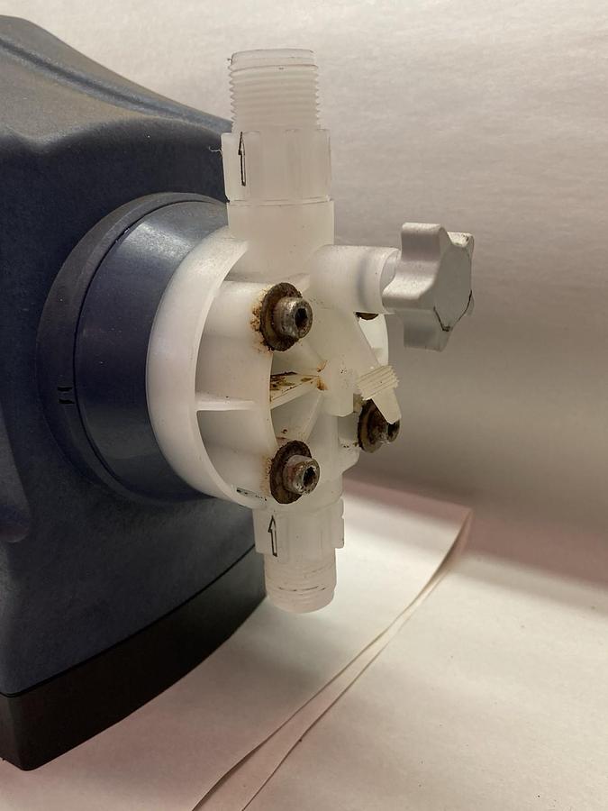 Used ProMinent,GMXA1604PVT2V000UDC1300EN,Solenoid-Driven Metering Pump 100-230V