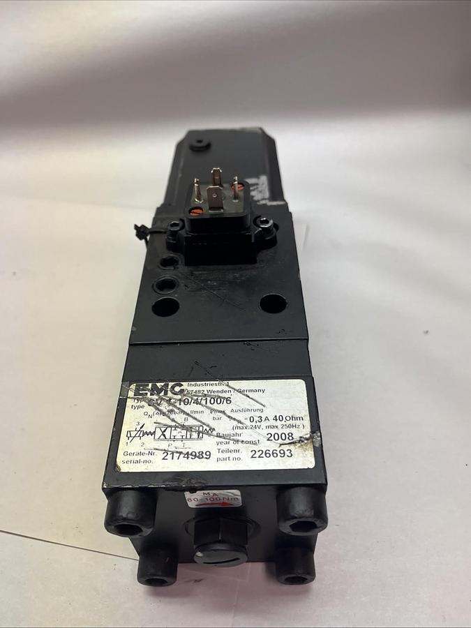 Used EMG,SV 1-10/4/100/6,PROPORTIONAL DIRECTIONAL SERVO VALVE 0.3A 40OHM PRE-OWNED