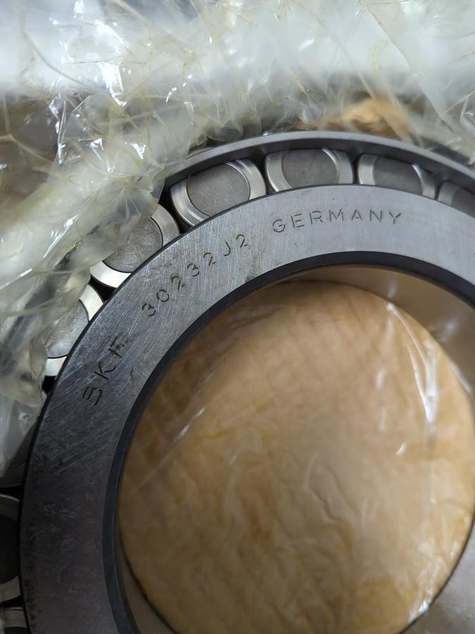 SKF,30232 J2,COMPLETE ROLLER BEARING NOS