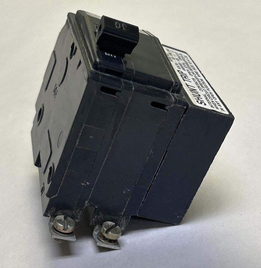 Used SQUARE D,Q0B2301021,CIRCUIT BREAKER 30A 120/240V 2POLE