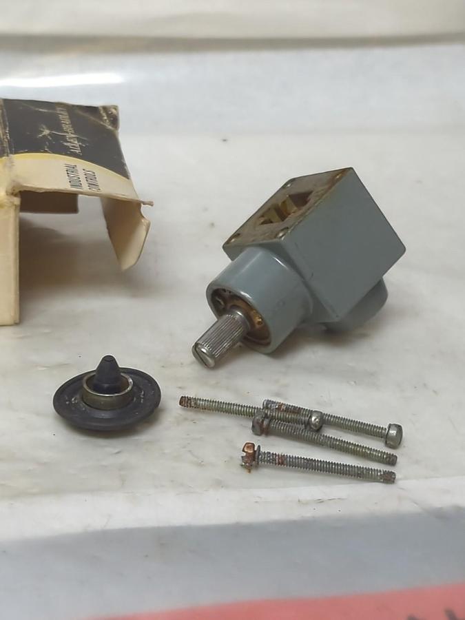 ALLEN BRADLEY,Z-26283,OPERATING HEAD BUL 802T NOS