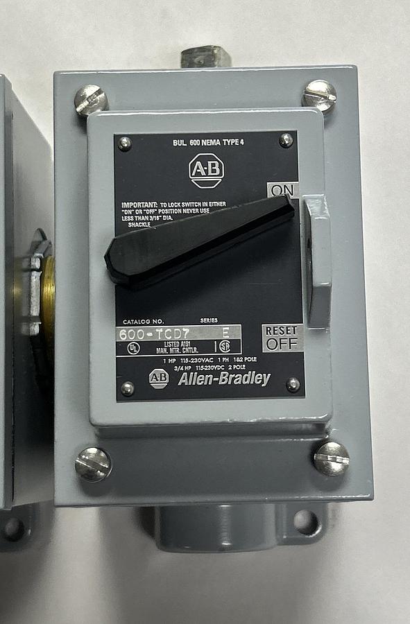 ALLEN BRADLEY,600-TCD7,SER E MANUAL STARTING SWITCH NEW NO BOX