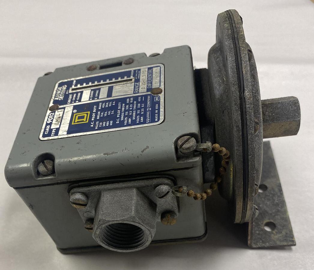 Used SQUARE D,9012 AMW-1,PRESSURE SWITCH