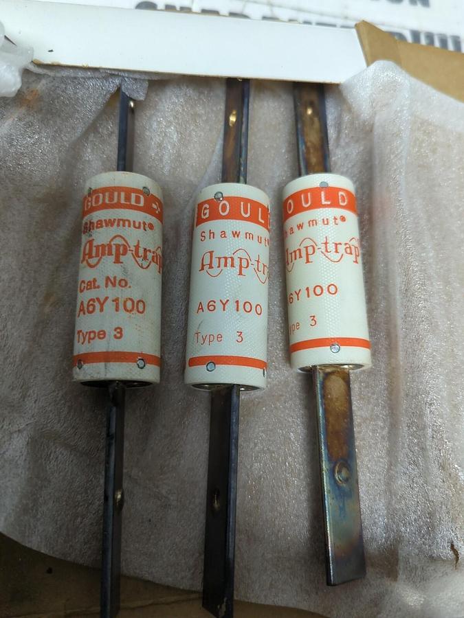 GOULD SHAWMUT,A6Y100-3,AMP-TRAP FUSE BOX OF 3 NOS