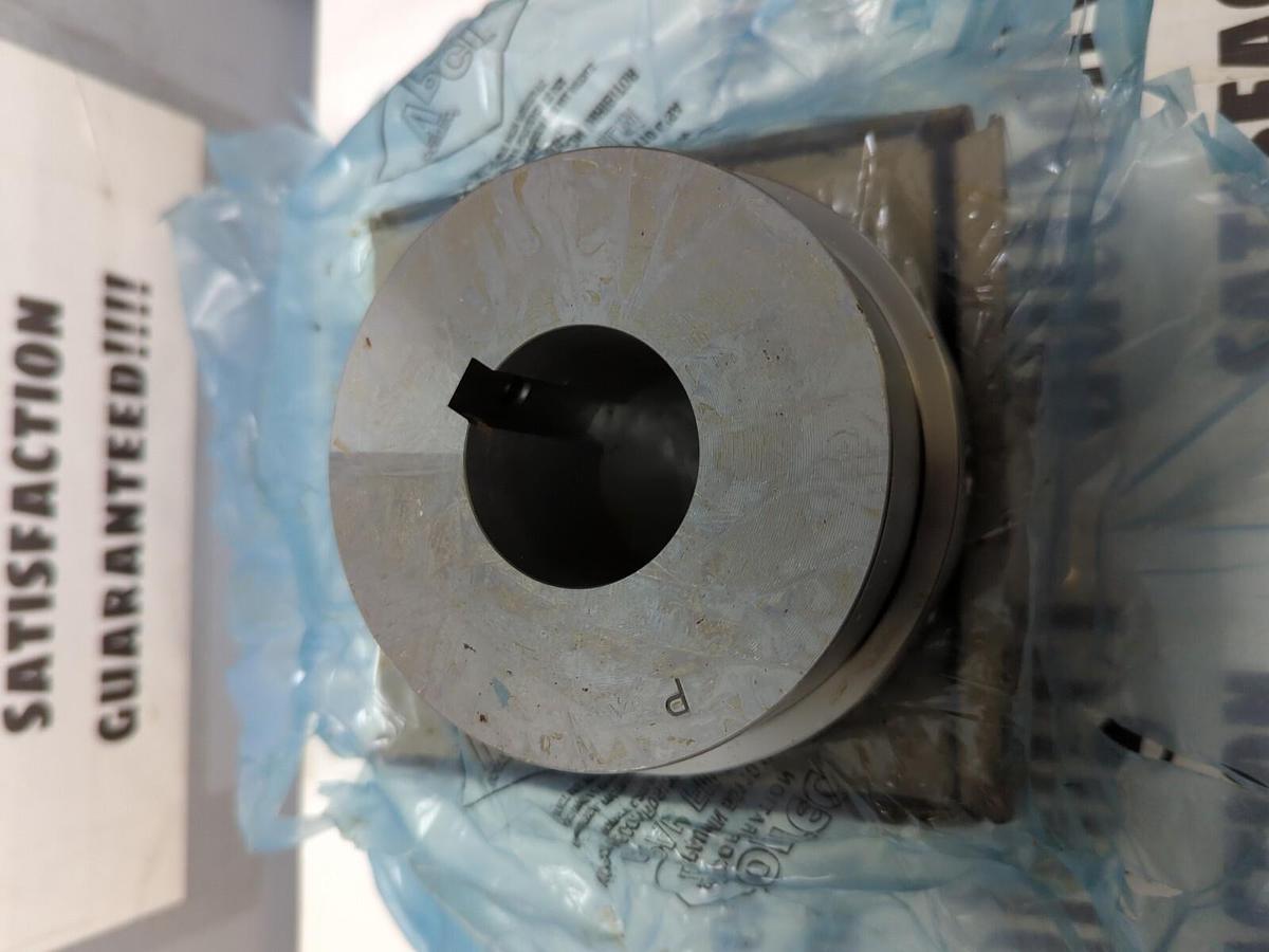 REXNORD,20SHCB STL,STRAIGHT BORE HUB CUSTOM BORE 1.675 INCH NOS