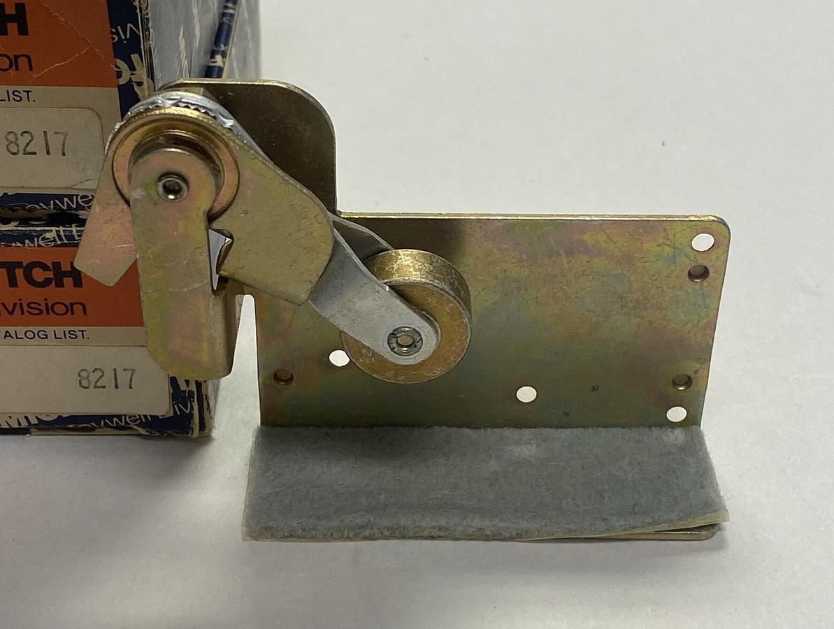 HONEYWELL MICRO SWITCH,6PA4-RH,LIMIT SWITCH LOT OF 2 NEW