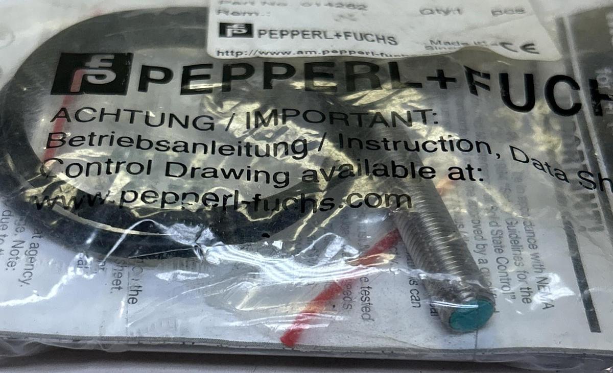 Used PEPPERL + FUCHS,014262,PROXIMITY SENSOR NOS