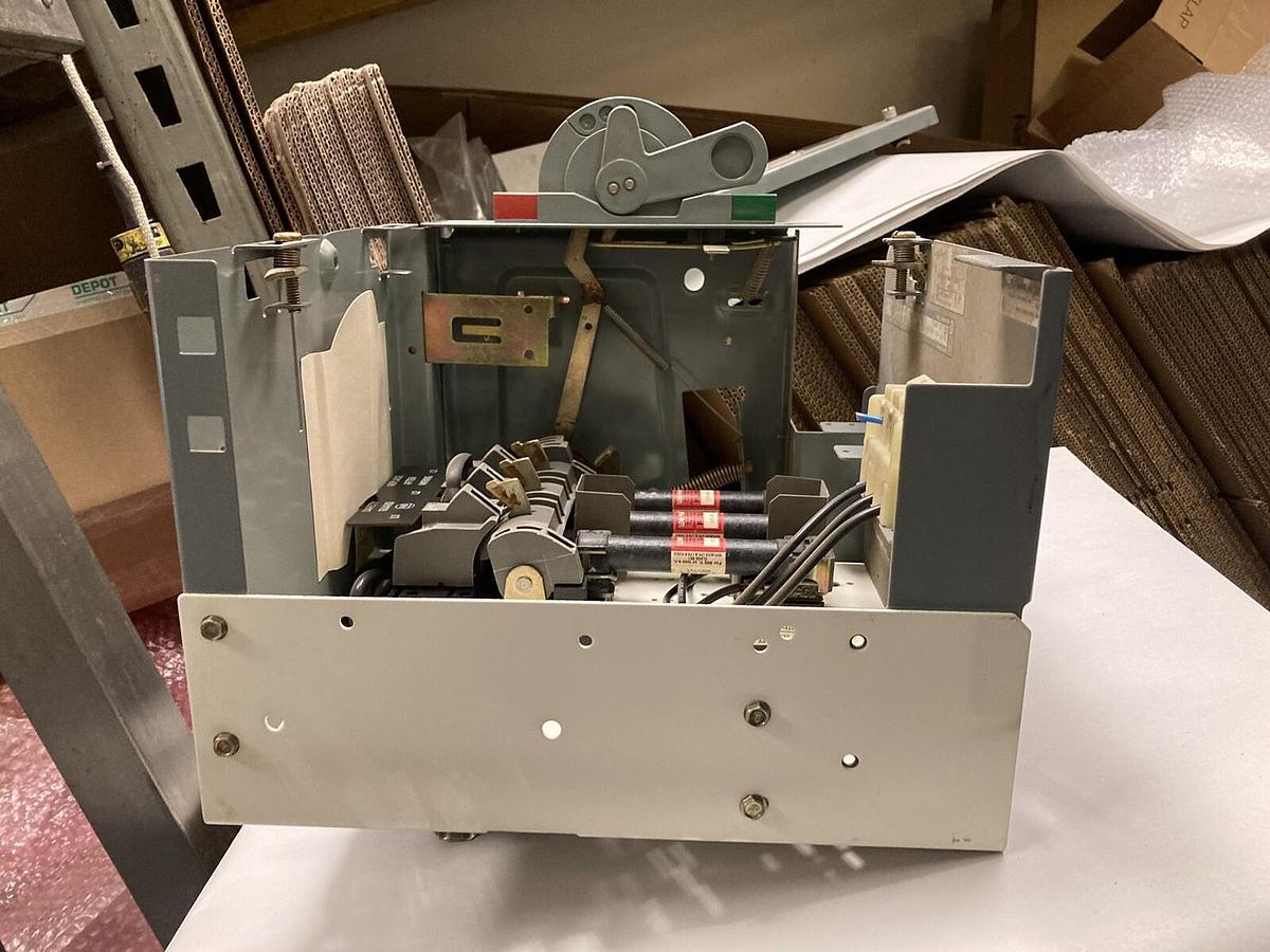 Used Allen-Bradley,2100 2192F,30 Amp 12 INCH Fused MCC Disconnect Feeder Bucket