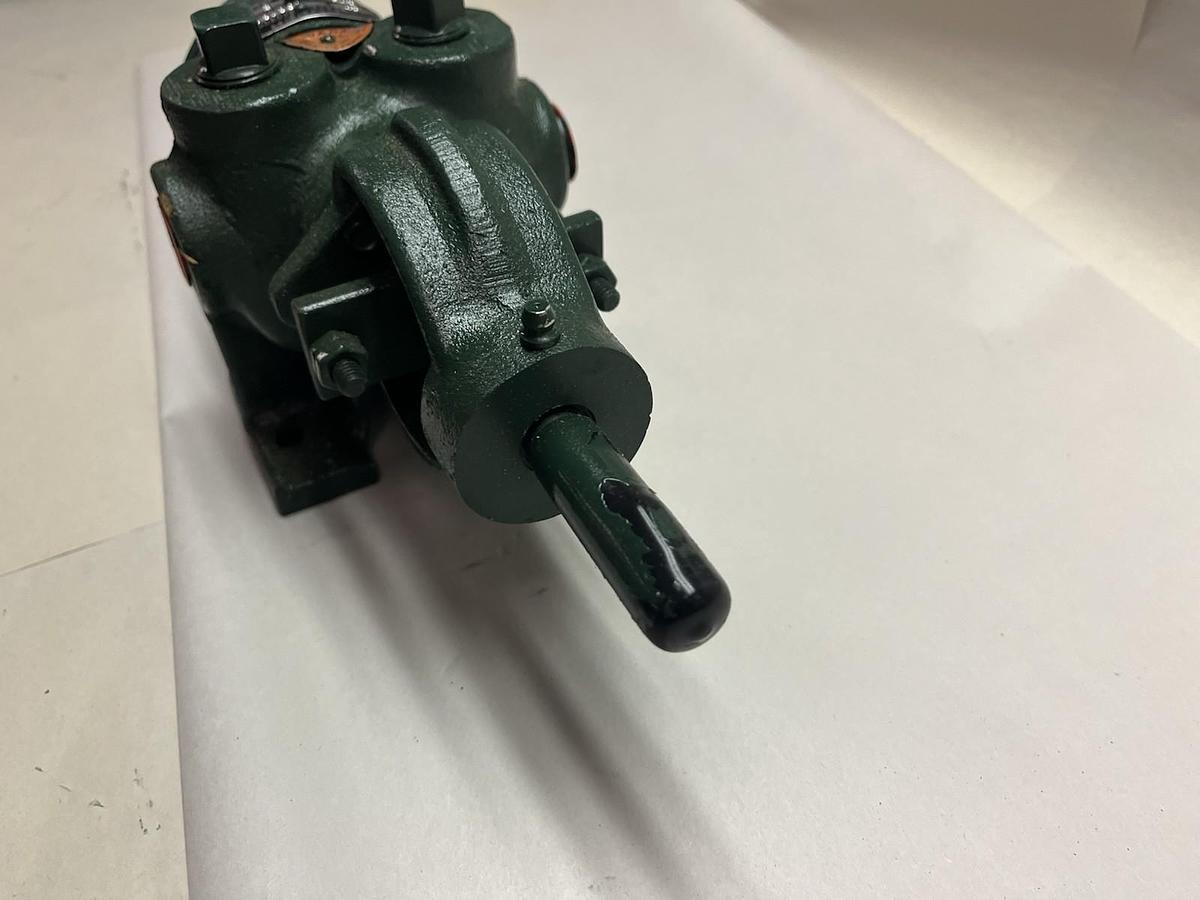 ROPER,2F5,F SERIES HYDRAULIC GEAR PUMP TYPE 27