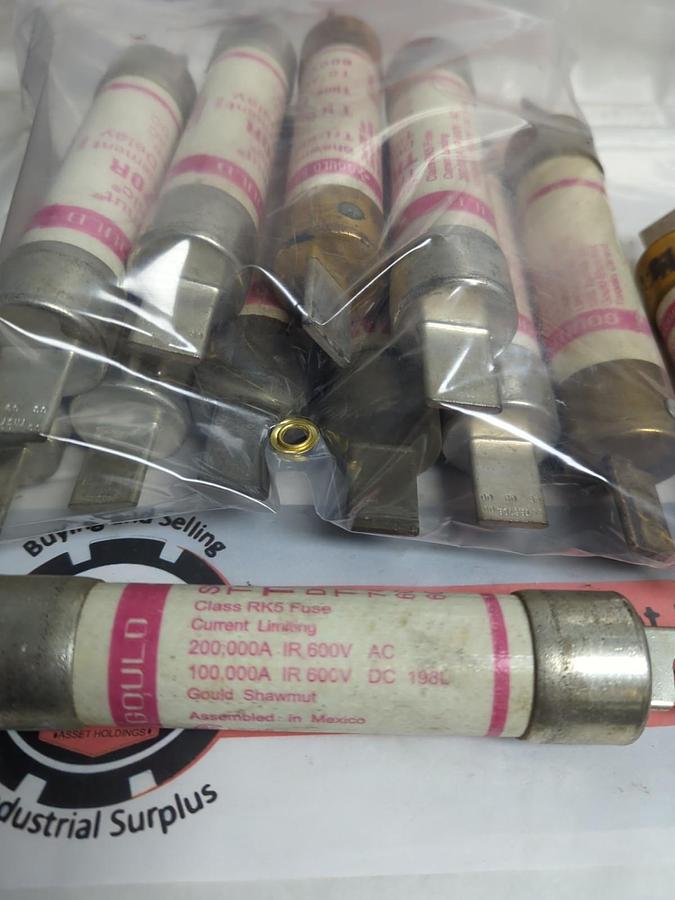 Used GOULD SHAWMUT,TRS70R,TRI-ONIC 70 AMP FUSE LOT OF 12 PRE-OWNED