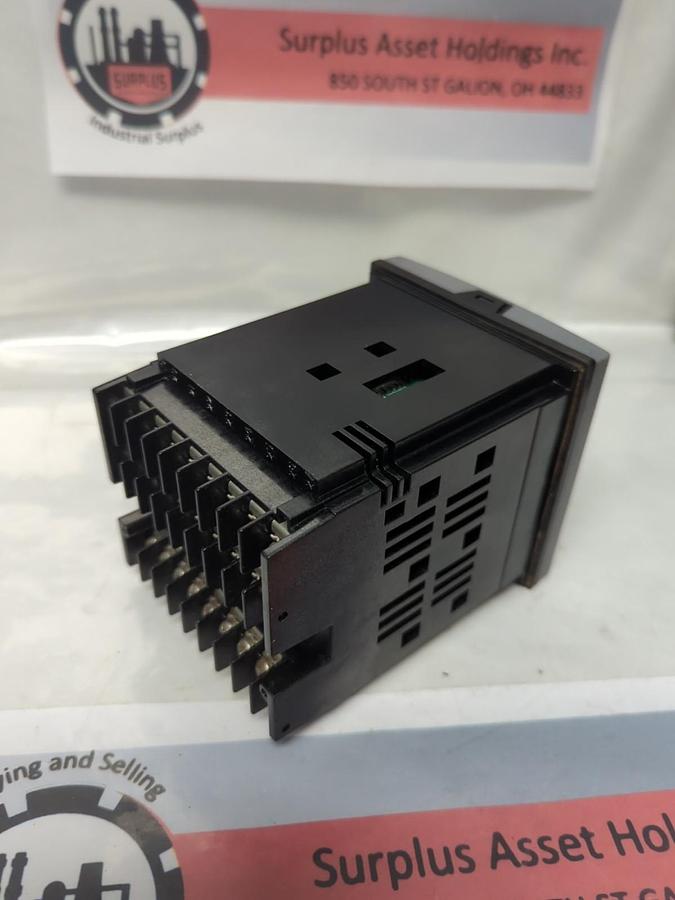 Used HONEYWELL,DC2500-EE-1A00-200-0000-E0-0,UDC2500 DIGITAL CONTROLLER PRE-OWNED