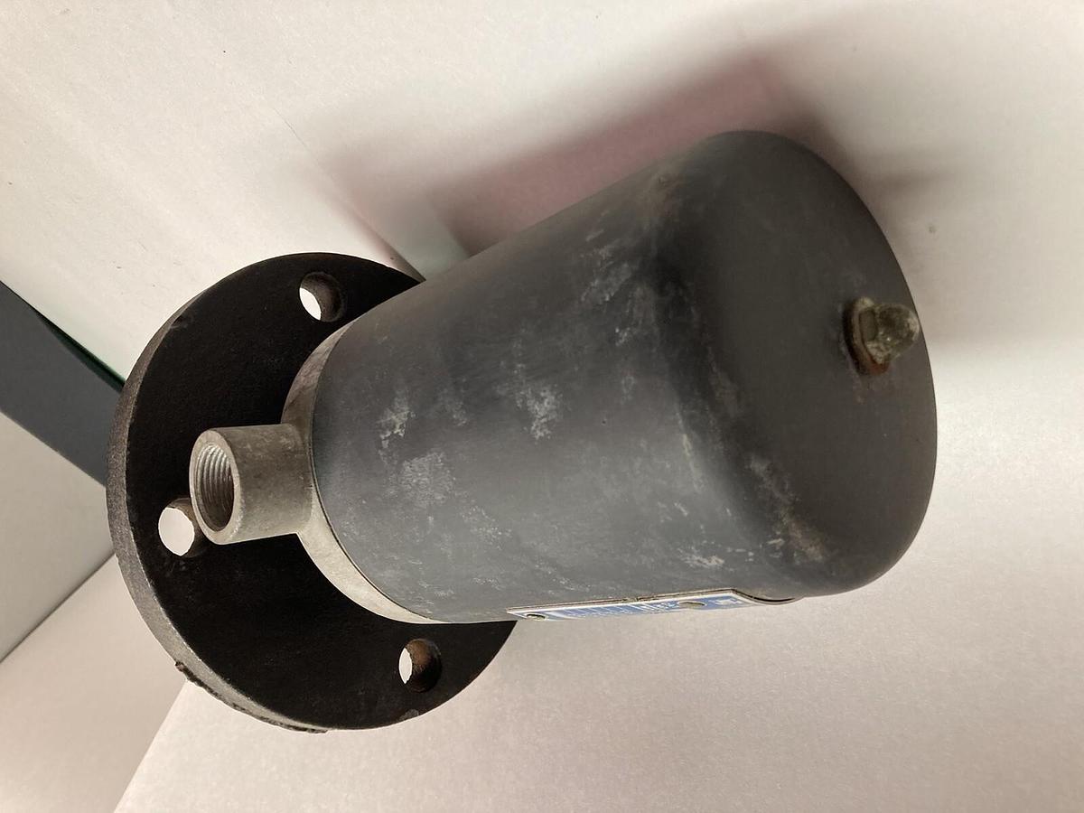 Used Magnetrol,510-1G2A-ABF,Displacement Level Switch 155 PSIG