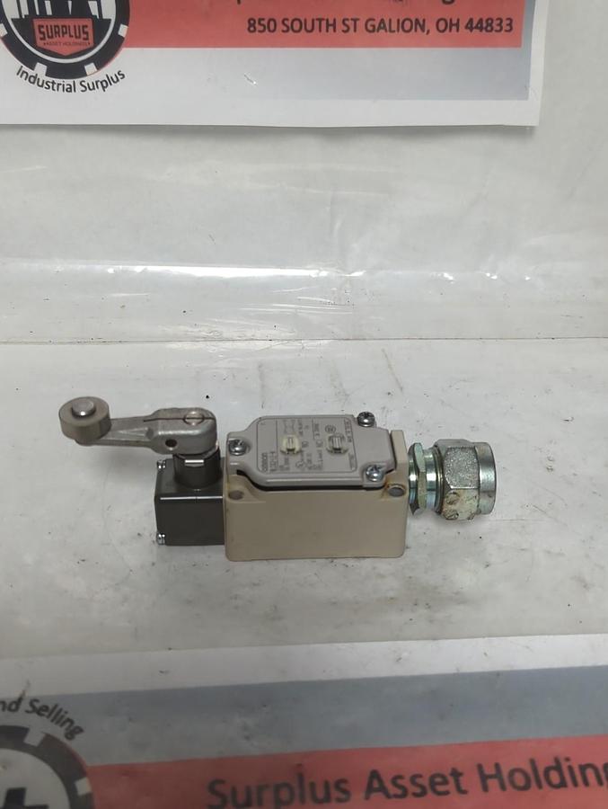 Used OMRON,WLCA2-LE-N,LIMIT SWITCH 10 AMP 250 VAC PRE-OWNED