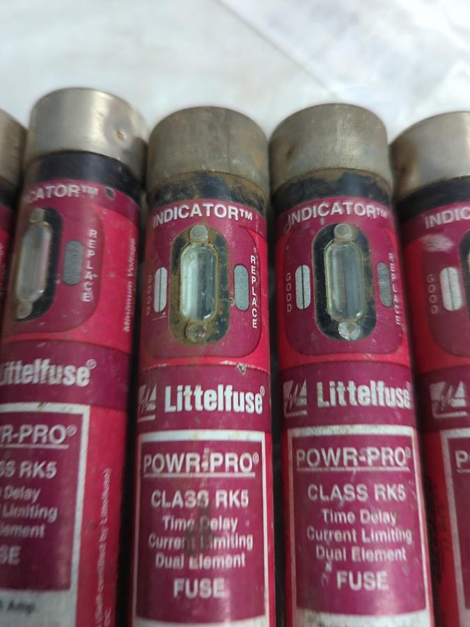 Used LITTELFUSE,IDSR40,INDICATOR 40 AMP FUSE LOT OF 8 PRE-OWNED