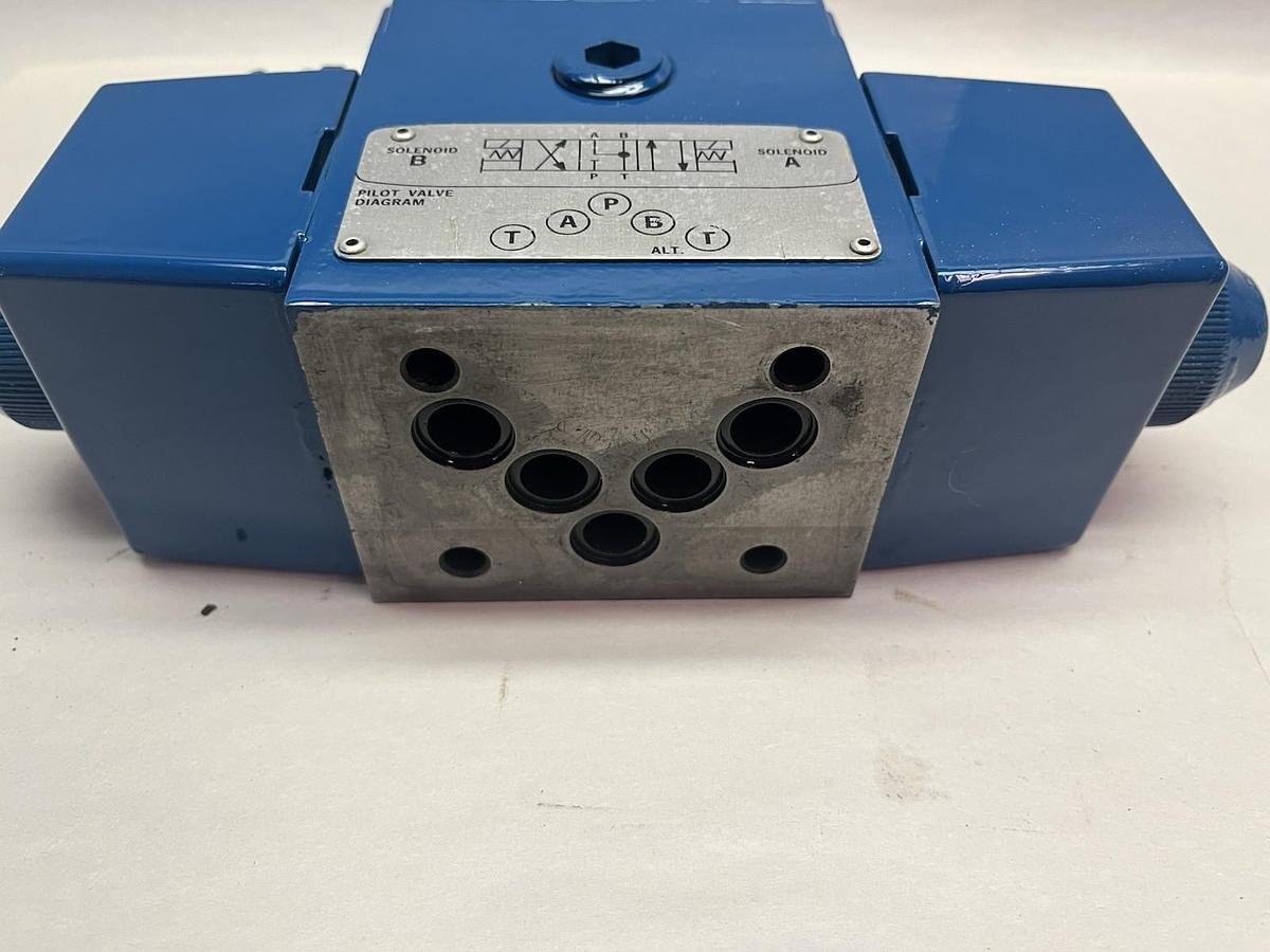 Used VICKERS,DG4S4LW-016C-B-60,DIRECTIONAL PILOT VALVE 110/120V COIL 02-119590