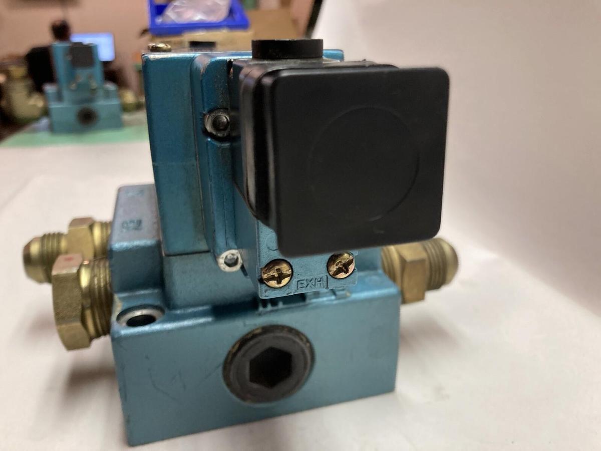 Used Mac,6642A-331-PM-501JJ,Pneumatic Solenoid Valve