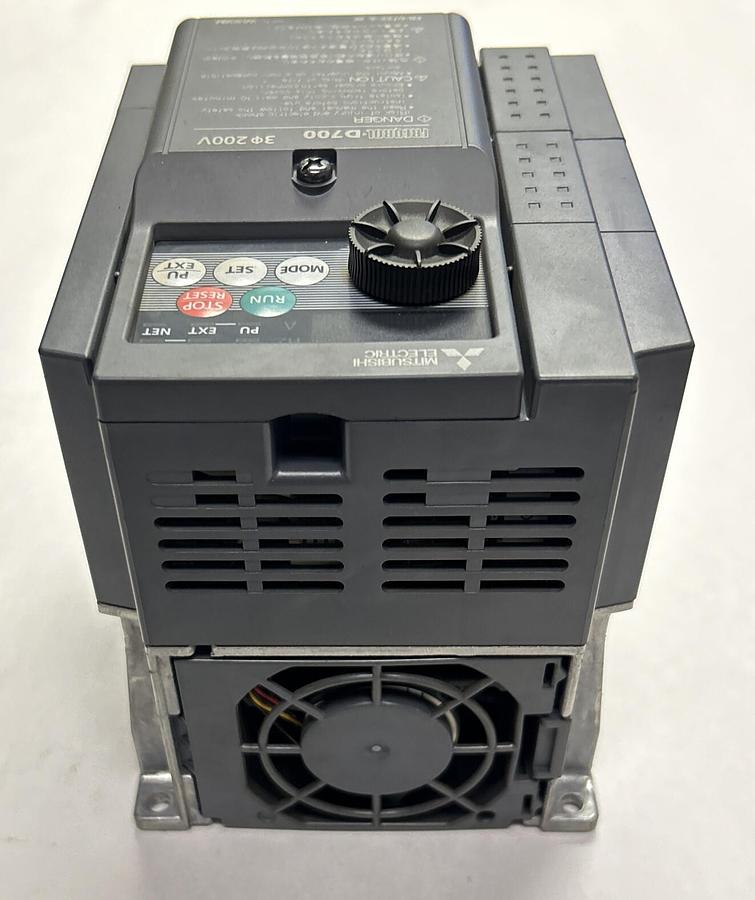Used MITSUBISHI,FR-D720-2.2K,DRIVE INVERTER