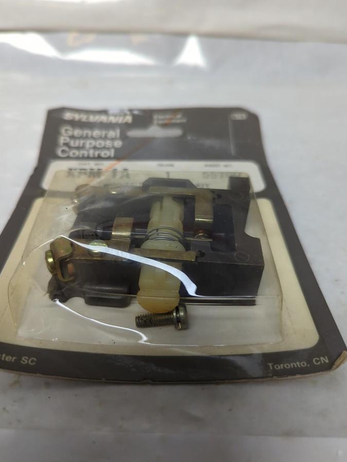 SYLVANIA,KPM-1A,CONVERTIBLE POLE KIT NOS