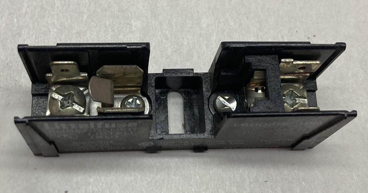 Littelfuse,L60030C-1PQ,Fuse Block 600V 30A