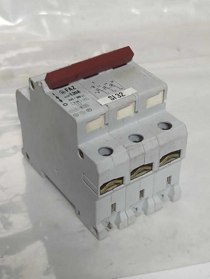 Used MOELLER,FAZ L20A,NO.28 CIRCUIT BREAKER 3-POLE 220/300AC PRE-OWNED