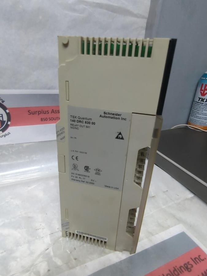 Used SCHNEIDER AUTOMATION,140 DRC 830 00,TSX QUANTUM RELAY OUT MODULE USED