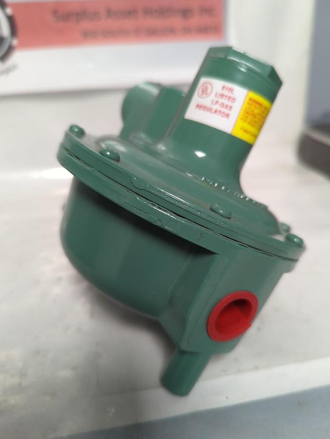 FISHER CONTROLS,810L,L-P GAS REGULATOR NOS