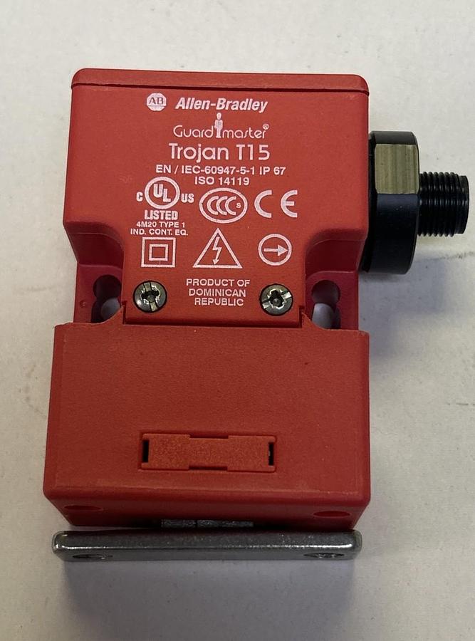 Used ALLEN BRADLEY,440K-T11475,INTERLOCK SWITCH