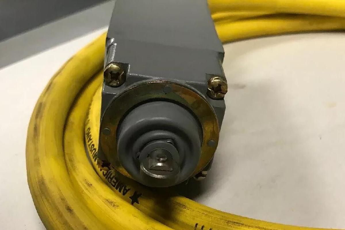 Cutler Hammer,E50AT36P,Proximity Swity and cable