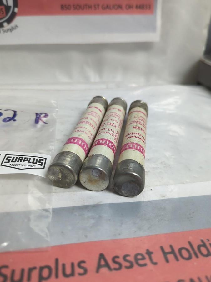 Used GOULD SHAWMUT,TRS2,TRI-ONIC 2 AMP FUSE LOT OF 3 PRE-OWNED